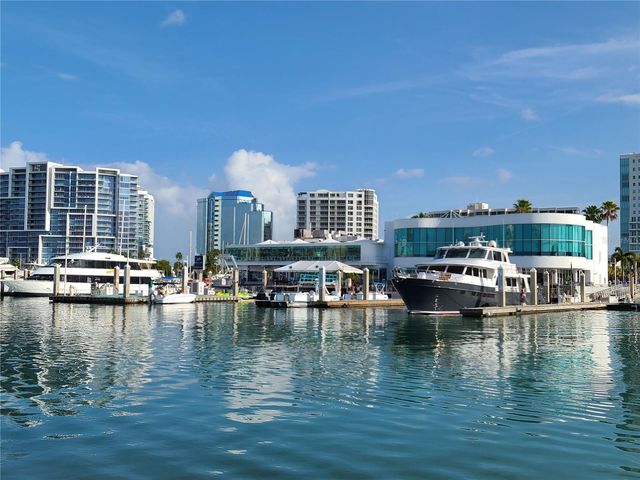 1040 VILLAGIO CIRCLE 201, Sarasota, FL 34237