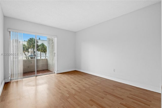 7747 SW 86th St D-210, Miami, FL 33143