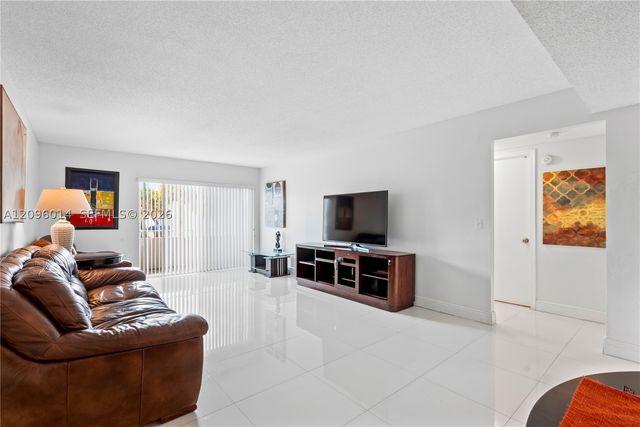 7747 SW 86th St D-210, Miami, FL 33143