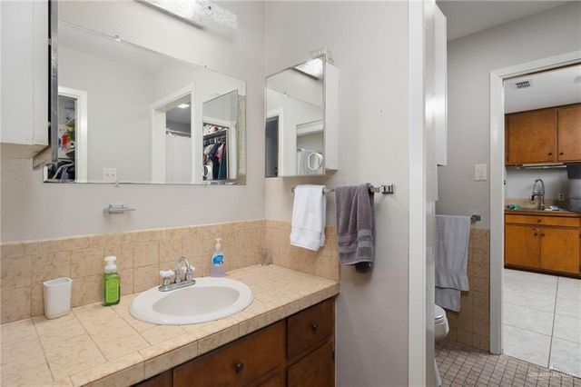 492 W Trenton Road, Donna, TX 78537