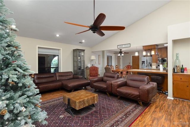 492 W Trenton Road, Donna, TX 78537