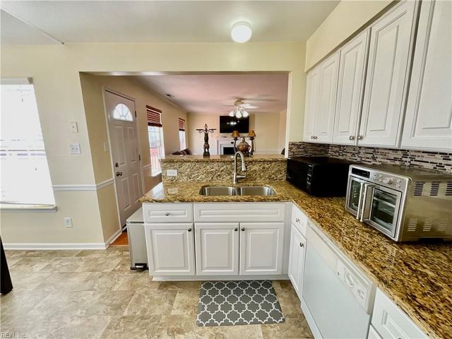 3580 Riders LN, Virginia Beach, VA 23453