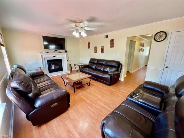 3580 Riders LN, Virginia Beach, VA 23453