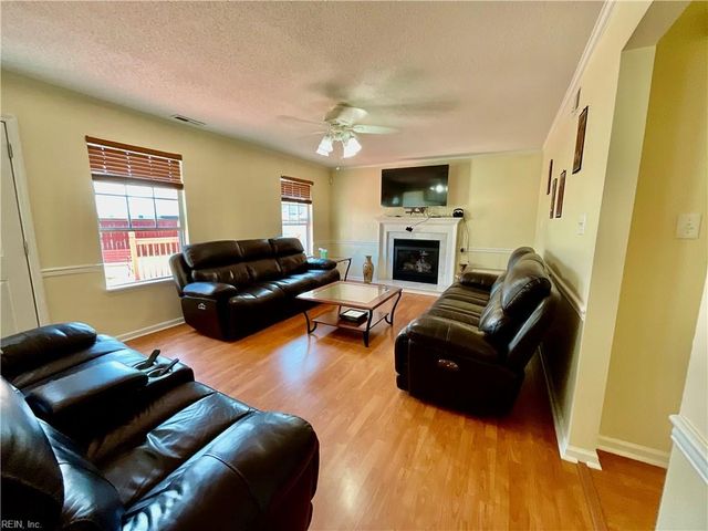 3580 Riders LN, Virginia Beach, VA 23453