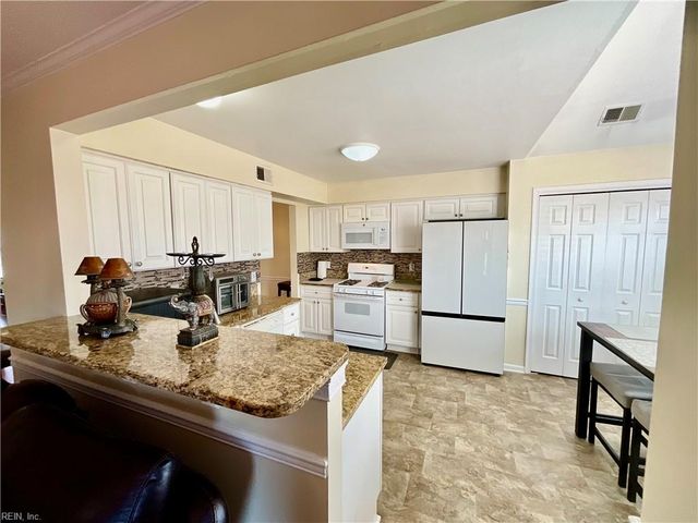 3580 Riders LN, Virginia Beach, VA 23453