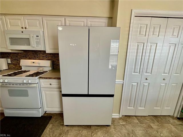 3580 Riders LN, Virginia Beach, VA 23453