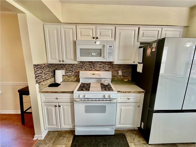 3580 Riders LN, Virginia Beach, VA 23453