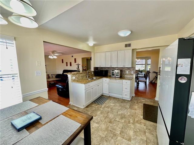 3580 Riders LN, Virginia Beach, VA 23453