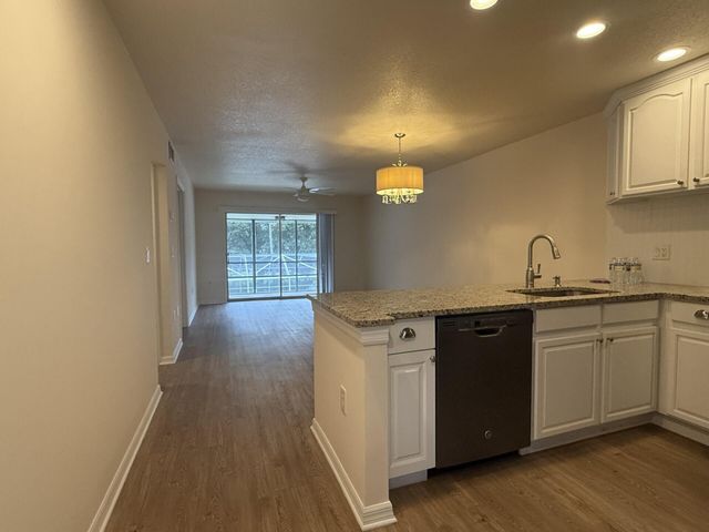 2302 Sunrise Boulevard 203, Fort Pierce, FL 34982