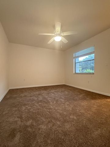 2302 Sunrise Boulevard 203, Fort Pierce, FL 34982