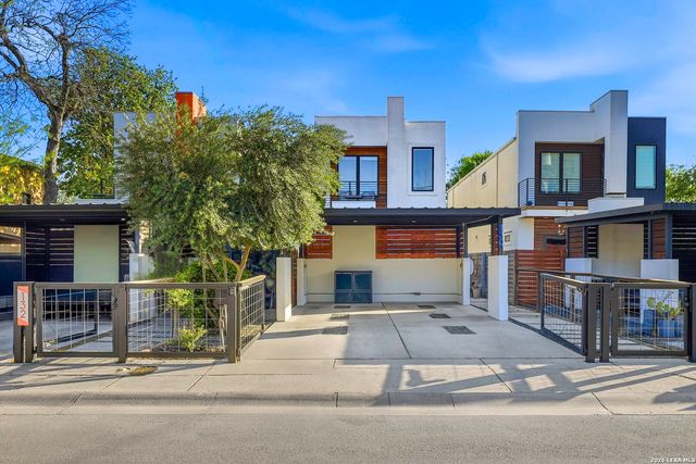 130 Clay, San Antonio, TX 78204