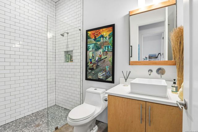 130 Clay, San Antonio, TX 78204