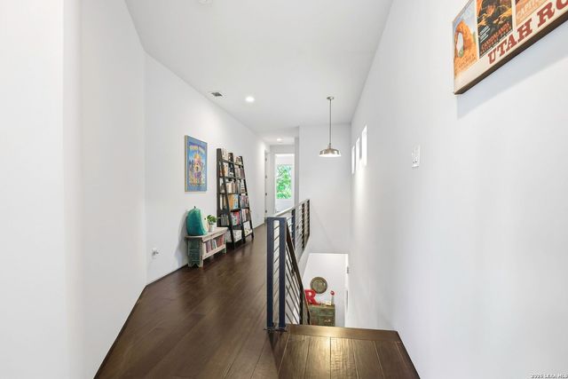 130 Clay, San Antonio, TX 78204