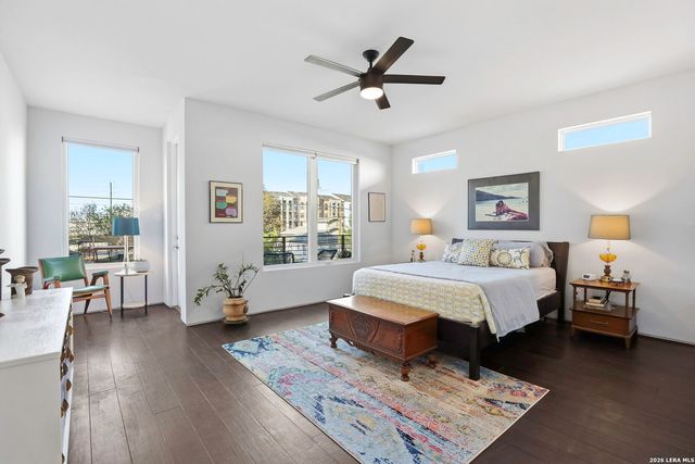 130 Clay, San Antonio, TX 78204