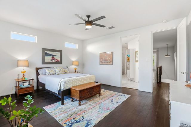 130 Clay, San Antonio, TX 78204