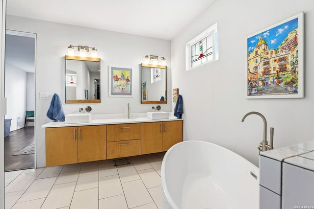 130 Clay, San Antonio, TX 78204