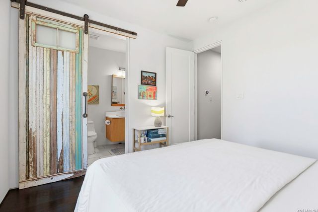 130 Clay, San Antonio, TX 78204