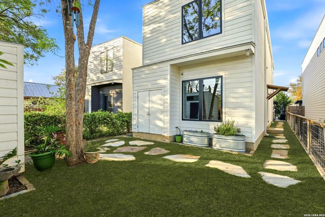 130 Clay, San Antonio, TX 78204