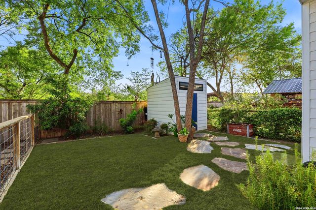 130 Clay, San Antonio, TX 78204