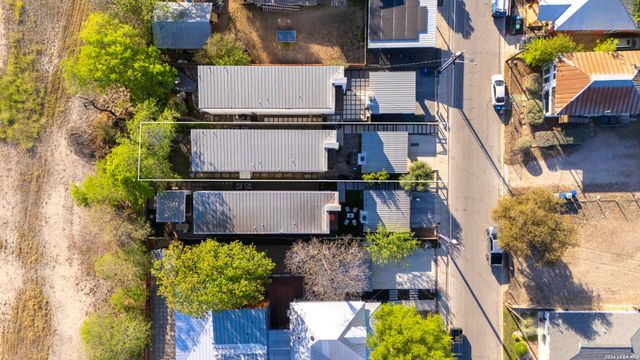 130 Clay, San Antonio, TX 78204