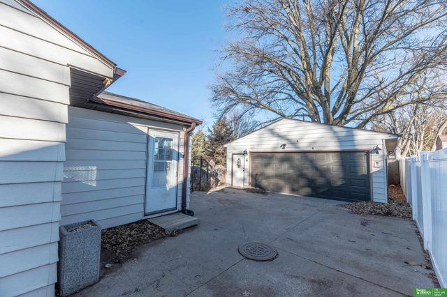 3812 Emiline Street, Bellevue, NE 68147