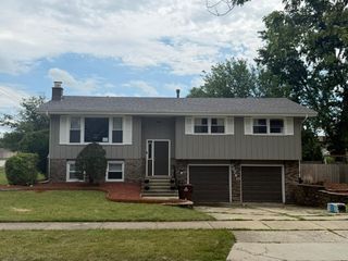 16740 Forest Avenue, Oak Forest, IL 60452