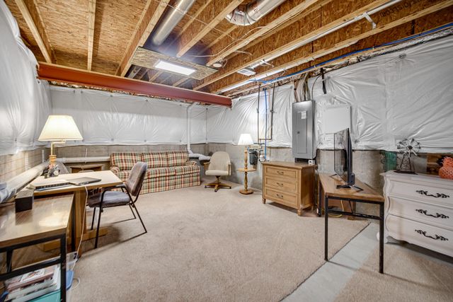 10280 California Street, Crown Point, IN 46307