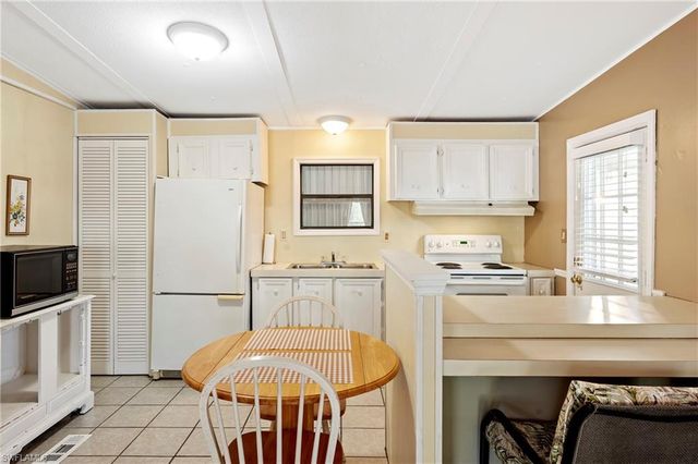 5391 Countrydale CT, Fort Myers, FL 33905