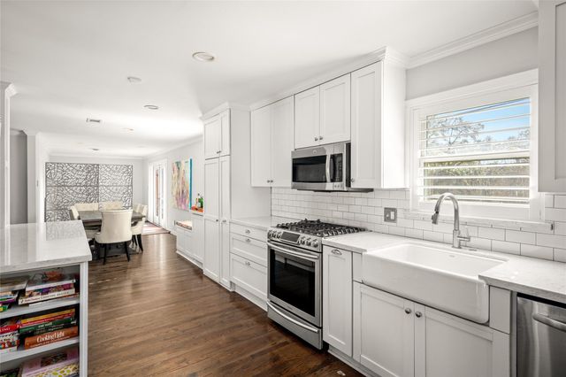 5423 Dumfries Drive, Houston, TX 77096