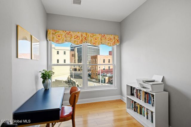17 Chapel Street APT 402, Albany, NY 12210