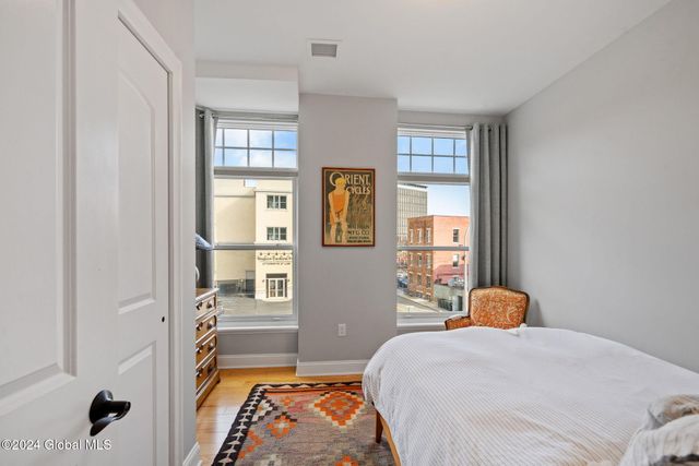 17 Chapel Street APT 402, Albany, NY 12210