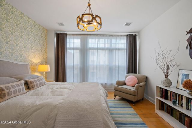 17 Chapel Street APT 402, Albany, NY 12210