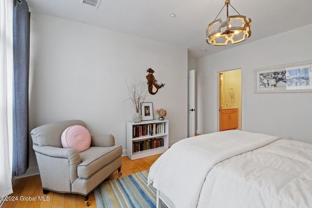17 Chapel Street APT 402, Albany, NY 12210