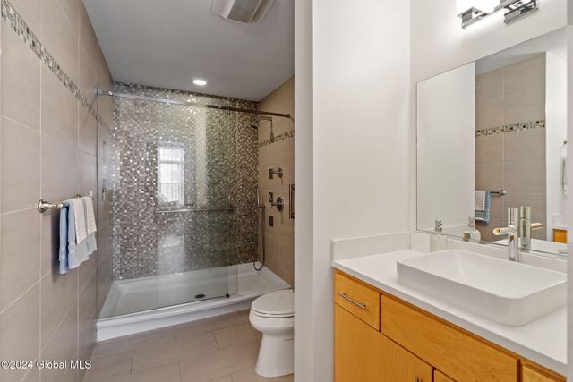 17 Chapel Street APT 402, Albany, NY 12210
