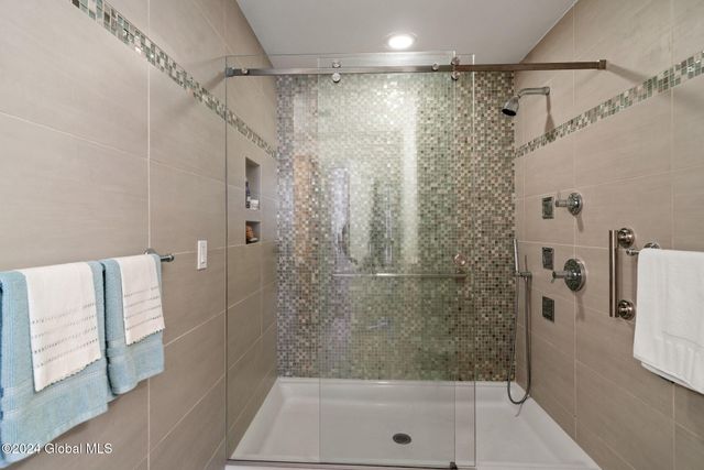 17 Chapel Street APT 402, Albany, NY 12210
