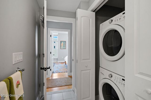 17 Chapel Street APT 402, Albany, NY 12210