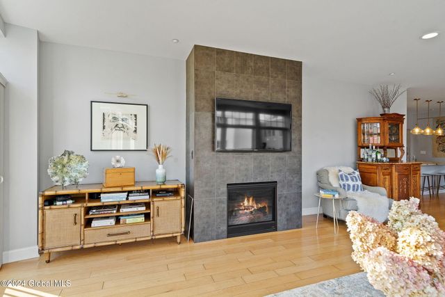 17 Chapel Street APT 402, Albany, NY 12210