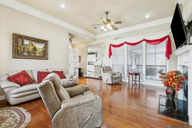 34113 Spring Lake Dr, Walker, LA 70785