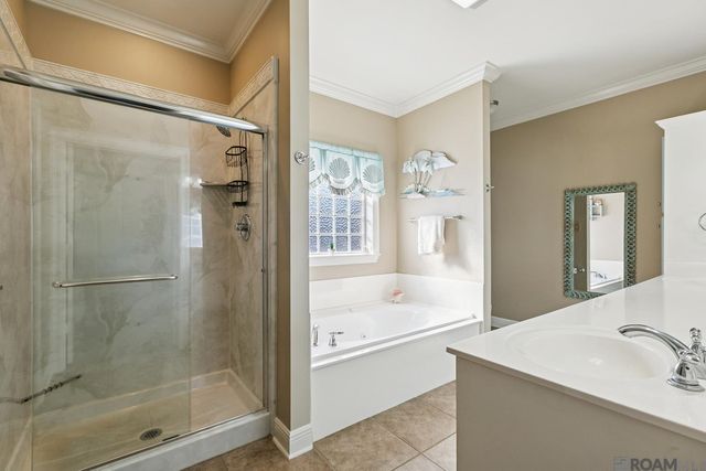 34113 Spring Lake Dr, Walker, LA 70785