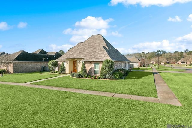34113 Spring Lake Dr, Walker, LA 70785