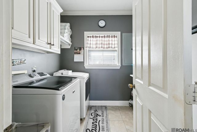 34113 Spring Lake Dr, Walker, LA 70785