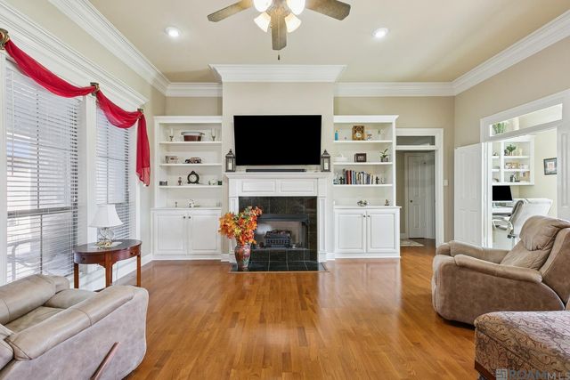 34113 Spring Lake Dr, Walker, LA 70785