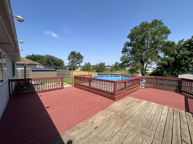 53 Sunrise Court, Steger, IL 60475