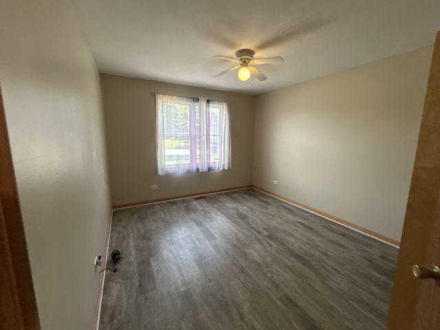 53 Sunrise Court, Steger, IL 60475