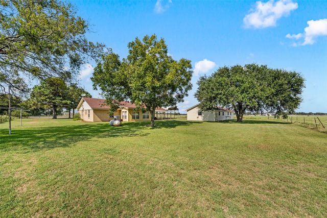 4121 Tokio Road, West, TX 76691