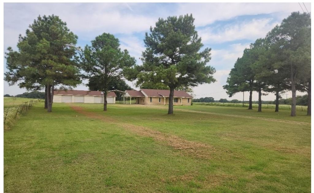 4121 Tokio Road, West, TX 76691