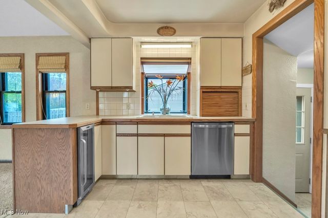 10620 Aaron Drive, Parma, OH 44130