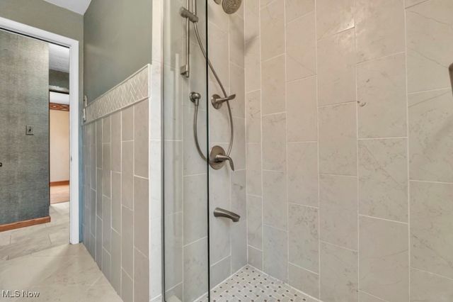 10620 Aaron Drive, Parma, OH 44130