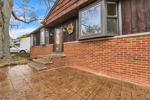 10620 Aaron Drive, Parma, OH 44130