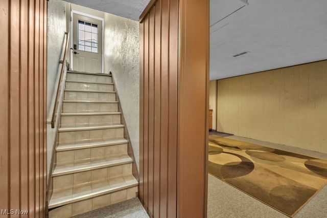 10620 Aaron Drive, Parma, OH 44130